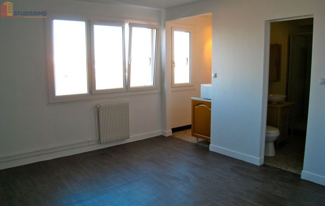 Studio 26m² Saint-Julien-les-Villas - 3e étage, DPE C - Photo 1