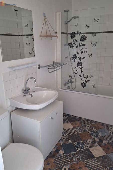 Studio 28m² Saint-Julien-les-Villas - Meublé, proche écoles - Photo 1