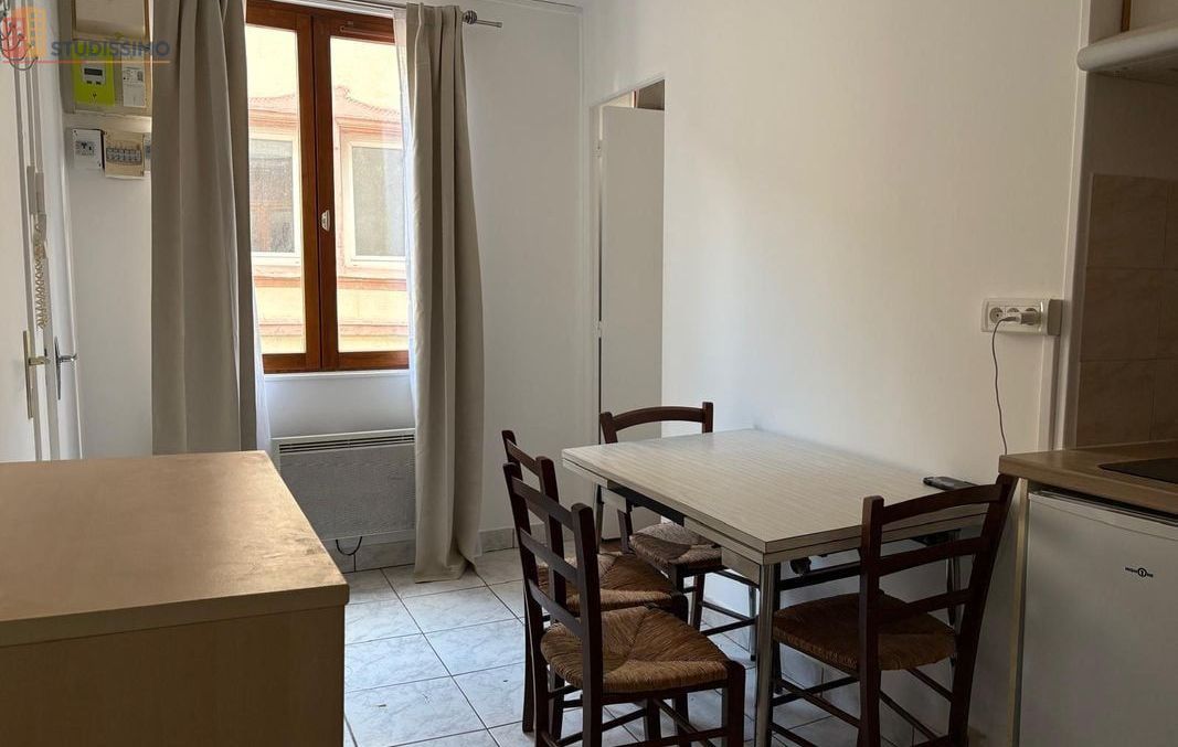 Studio meublé 27m² Troyes centre - Meublé, en bon état - Photo 1