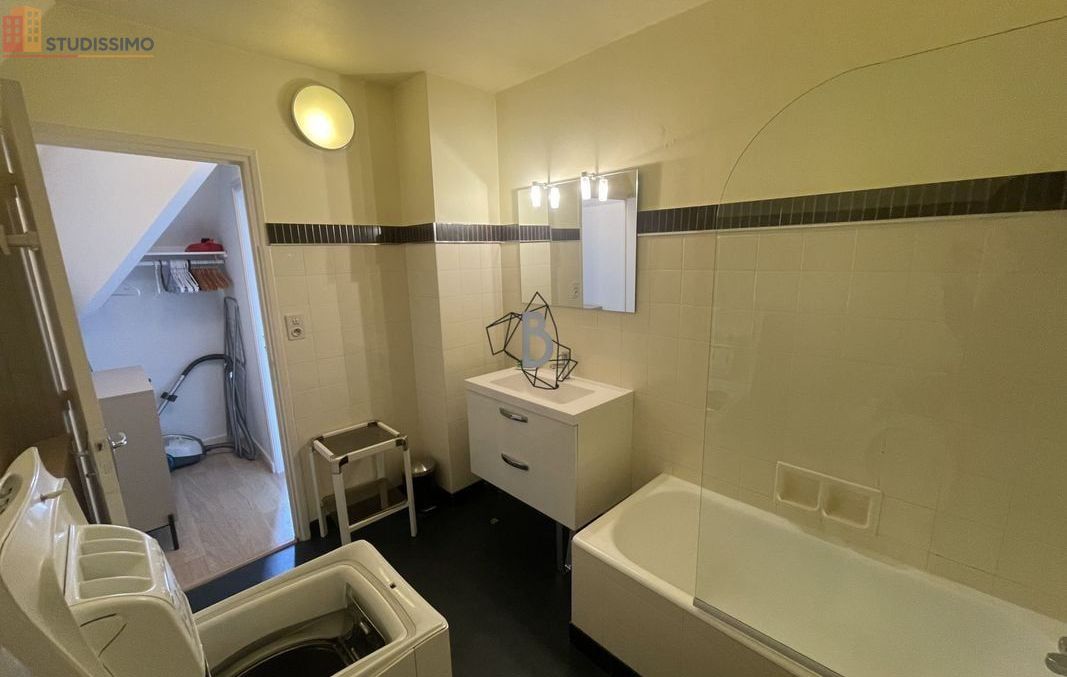 Studio meublé 40m² Rodez - Dernier étage, lumineux - Photo 1