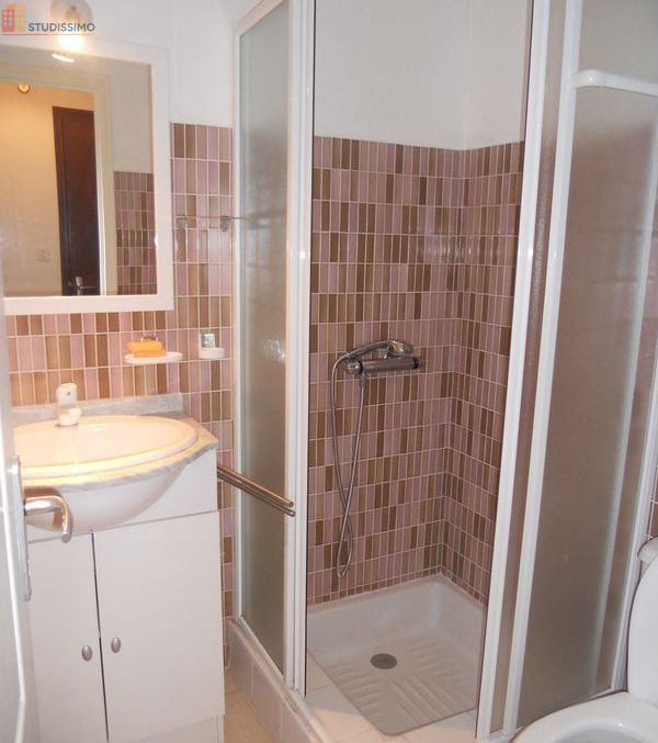 Studio 302m² Espalion - Meublé, lumineux - Photo 2