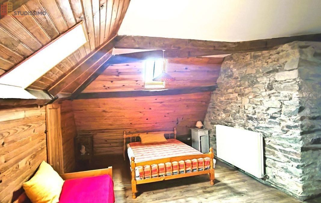 Studio meublé 31m² Sauveterre-de-Rouergue - Meublé, dernier étage - Photo 1