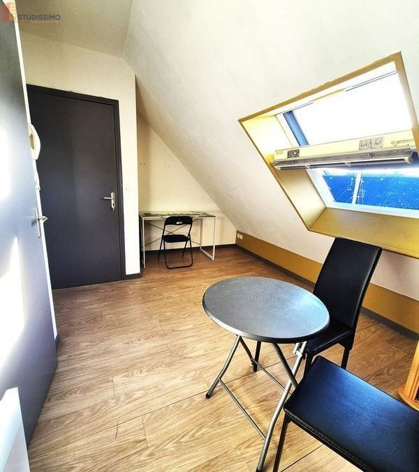 Studio meublé 12m² Rignac - Mansardé, centre-ville - Photo 1
