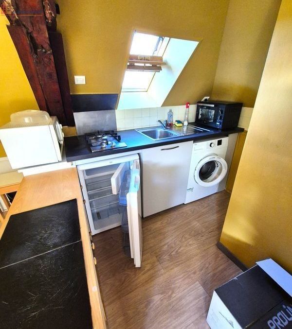 Studio meublé 12m² Rignac - Mansardé, centre-ville - Photo 2