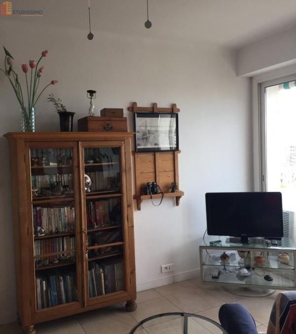 Studio meublé 10m² Marseille 8e - Étage élevé, lumineux - Photo 2