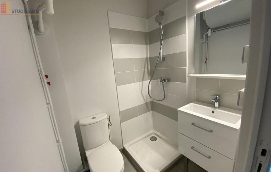Studio meublé 13m² Aix-en-Provence 13100 - Meublé, dernier étage - Photo 3