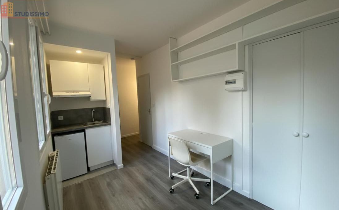 Studio meublé 13m² Aix-en-Provence 13100 - Meublé, dernier étage - Photo 2