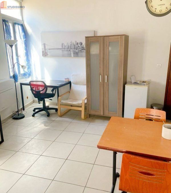 Studio meublé 25m² Arles centre - Calme, lumineux - Photo 1