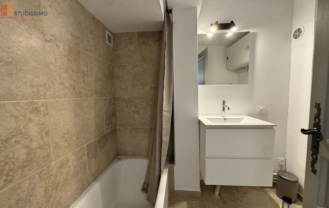 Studio meublé 23m² Aix-en-Provence - Lumineux, 3e étage - Photo 4