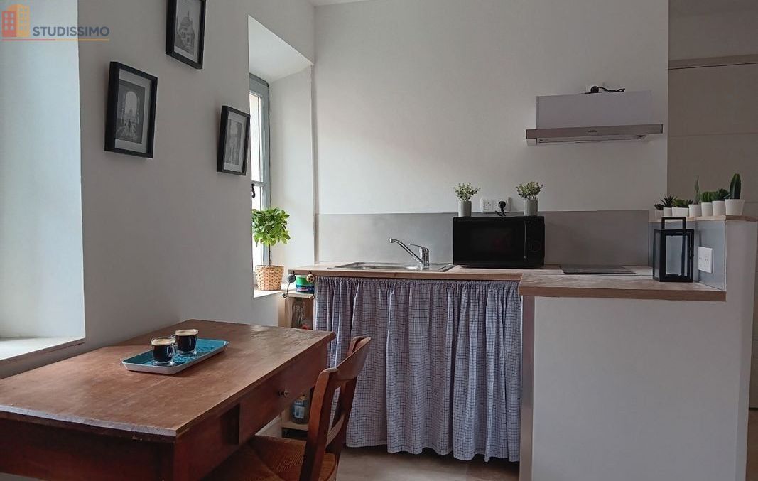 Studio meublé 15m² Narbonne centre historique - Vue sur jardin - Photo 1