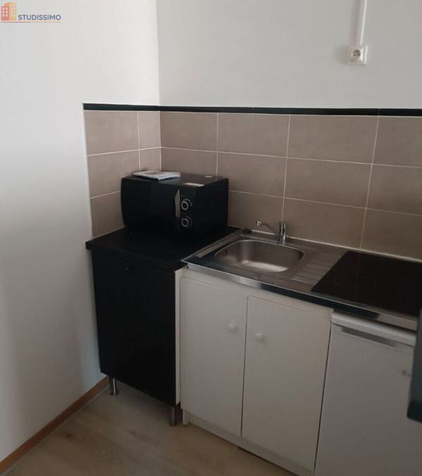 Studio meublé 21m² Narbonne - Lumineux, dernier étage - Photo 3