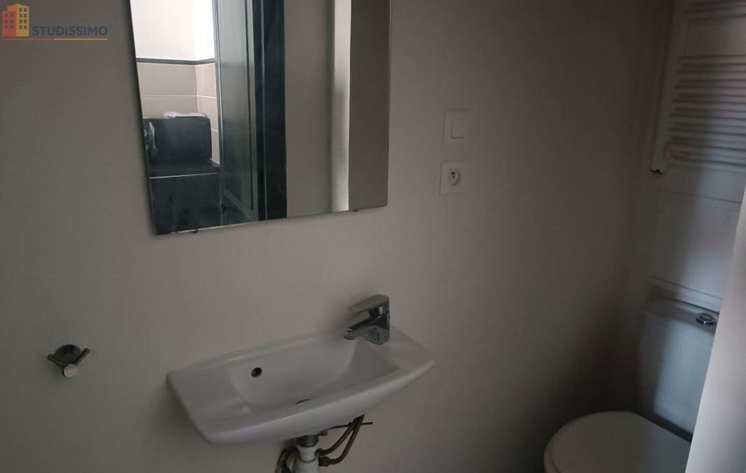 Studio meublé 21m² Narbonne - Lumineux, dernier étage - Photo 4