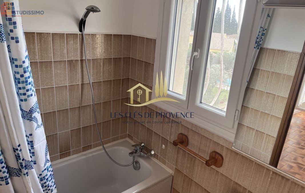Studio 30m² Berre-l'Étang - DPE D, 1er étage - Photo 8