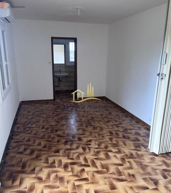 Studio 30m² Berre-l'Étang - DPE D, 1er étage - Photo 1