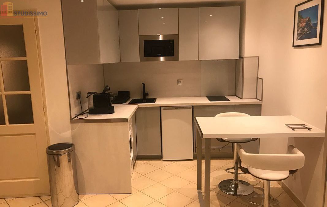Studio meublé 20m² Port-Saint-Louis-du-Rhône - Meublé, 1er étage - Photo 1