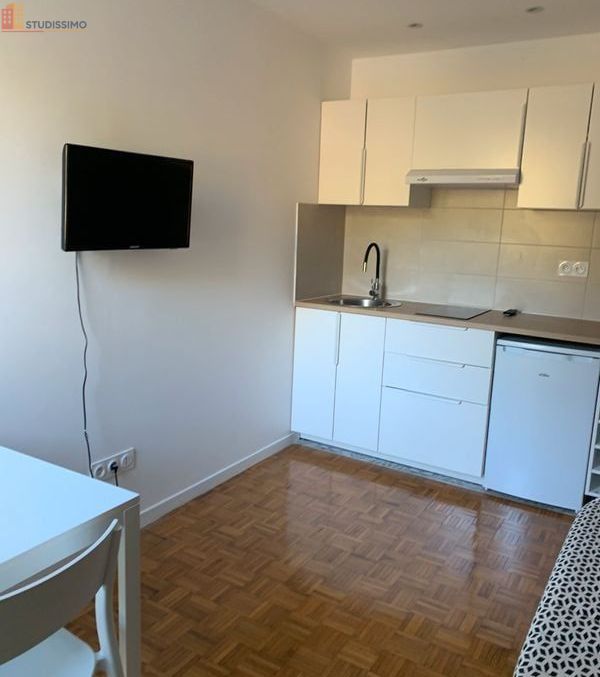 Studio meublé 15m² Marseille 8e - Calme, proche parc - Photo 2