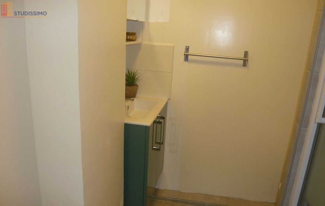 Studio meublé 22m² Miramas - Cuisine séparée, sans vis-à-vis - Photo 1