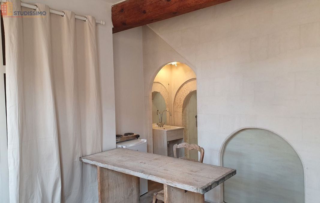 Studio meublé 20m² Maillane - Indépendant, proche commodités - Photo 1