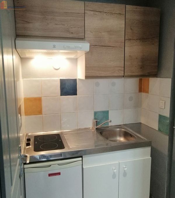 Studio meublé 18m² Aix-en-Provence - Meublé, 1er étage - Photo 2