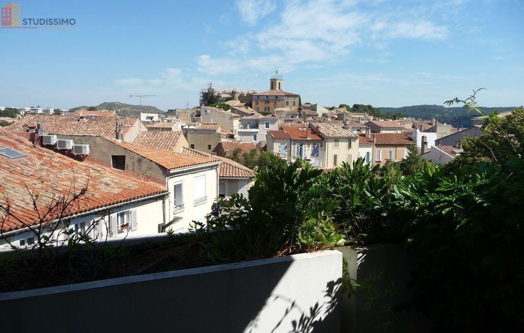 Studio meublé 20m² Istres centre - Parking, lumineux - Photo 1
