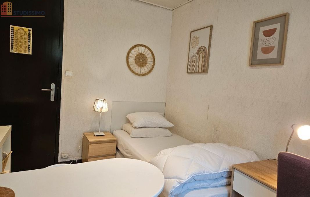 Studio meublé 11m² Arles 13200 - Chambre indépendante - Photo 2