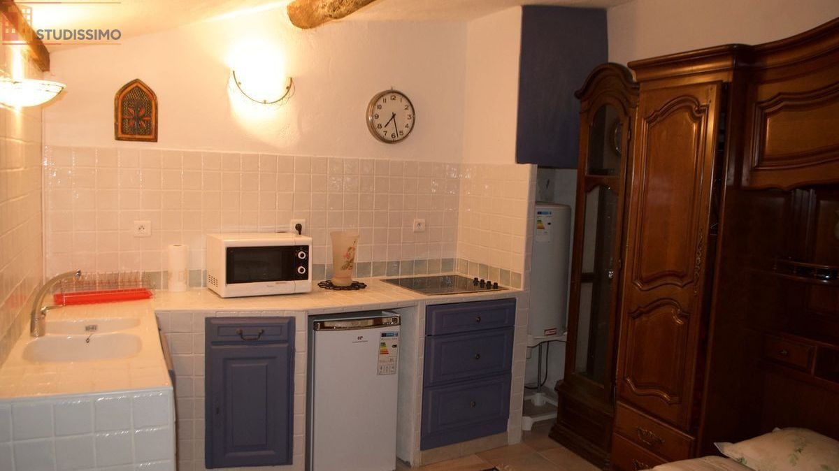 Studio meublé 25m² Arles 13200 - Meublé, DPE C - Photo 1