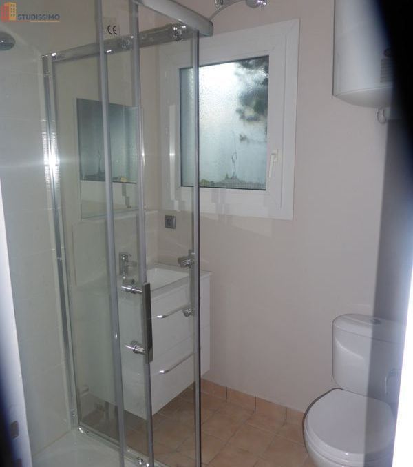 Studio 30m² Caen nord - Grand, parking inclus - Photo 2