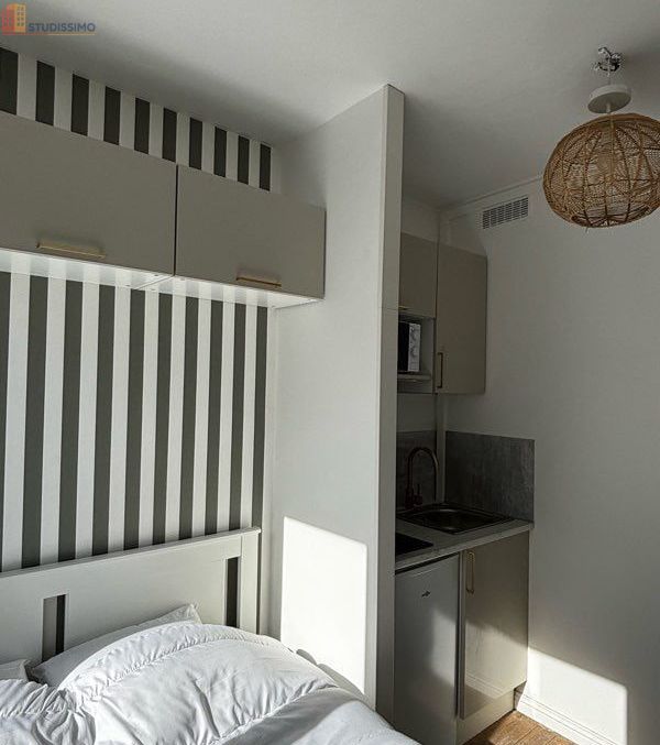 Studio 10m² Caen 14000 - Meublé, vue sur château - Photo 5