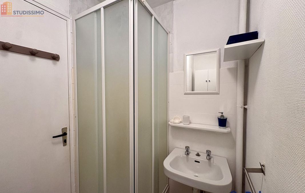 Studio 18m² Caen - Meublé, dernier étage - Photo 6