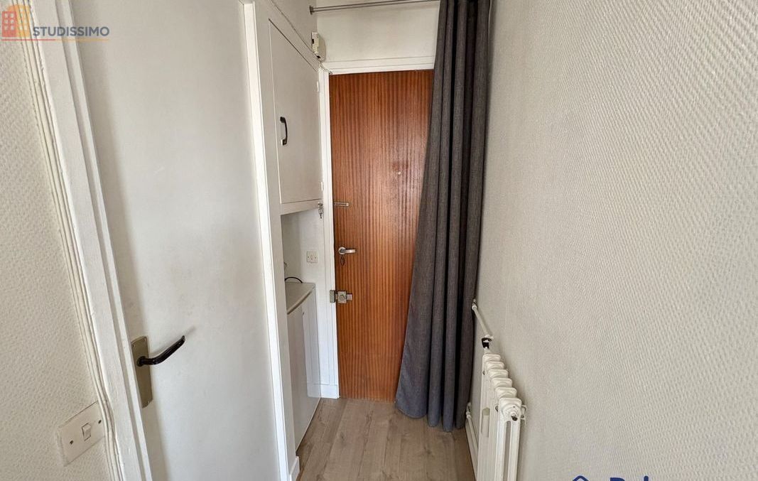 Studio 18m² Caen - Meublé, dernier étage - Photo 1