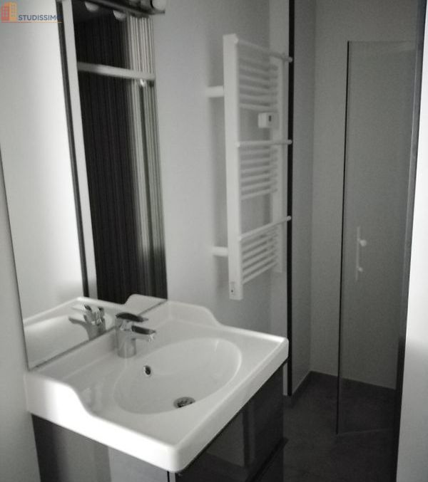 Studio meublé 28m² Vire Normandie - Meublé, DPE C - Photo 2