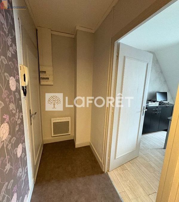 Studio meublé 26m² Riom-ès-Montagnes - Meublé, 3e étage - Photo 4