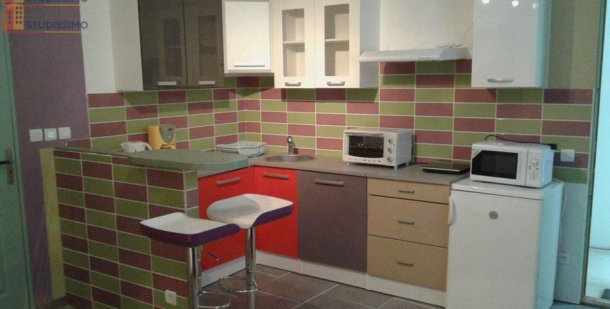 Studio meublé 25m² Saint-Flour 15100 - Meublé, 1 pièce - Photo 2
