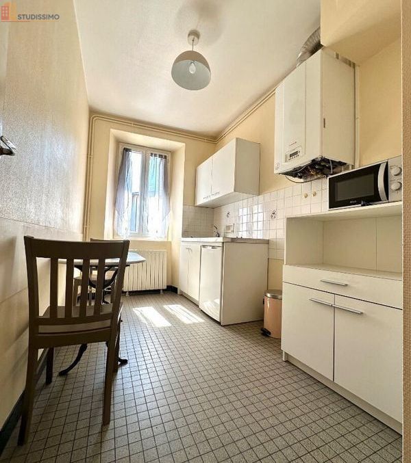 Studio meublé 25m² Aurillac - Meublé, 1er étage - Photo 8