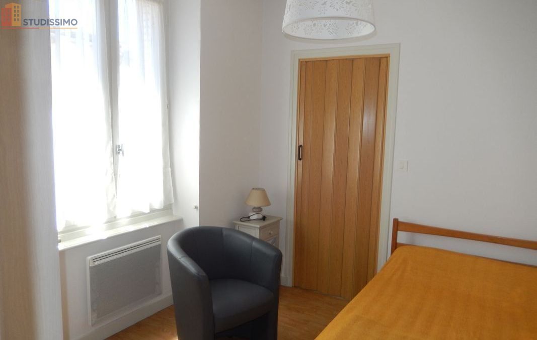 Studio meublé 19m² Saint-Flour - Meublé, 2e étage - Photo 2
