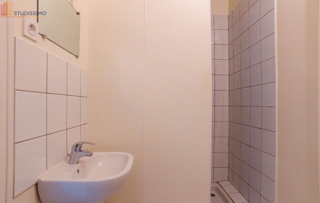 Studio 26m² Saint-Flour - 1er étage, lumineux - Photo 4