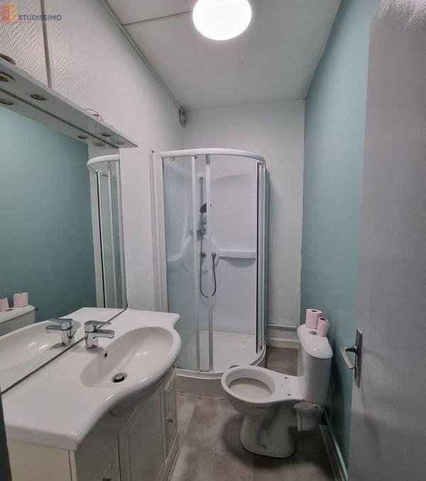 Studio meublé 20m² Aurillac 15000 - Meublé, 1er étage - Photo 2