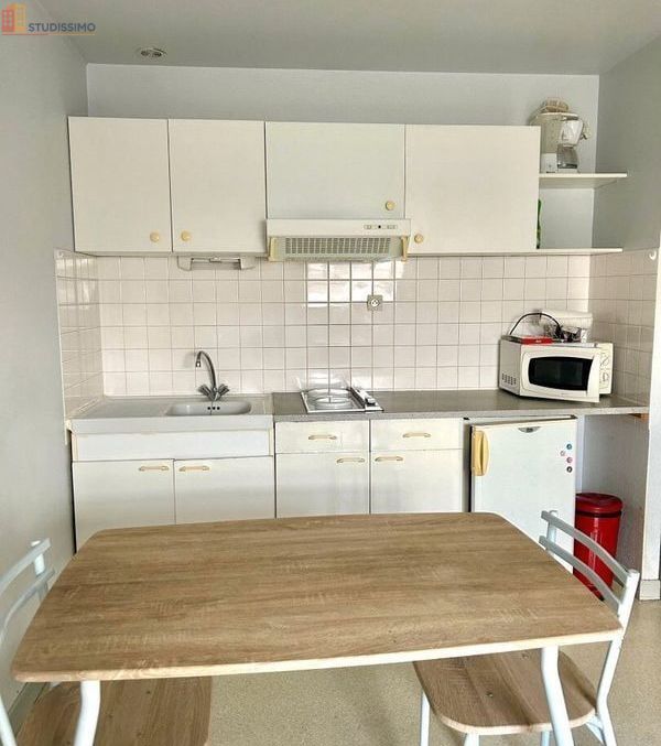 Studio meublé 25m² Aurillac - Meublé, dernier étage - Photo 4