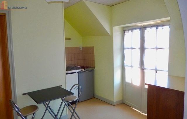 Studio meublé 25m² Saint-Flour - Meublé, dernier étage - Photo 3