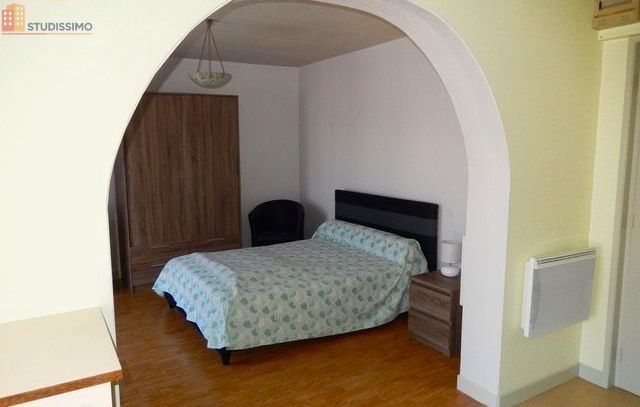Studio meublé 25m² Saint-Flour - Meublé, dernier étage - Photo 2