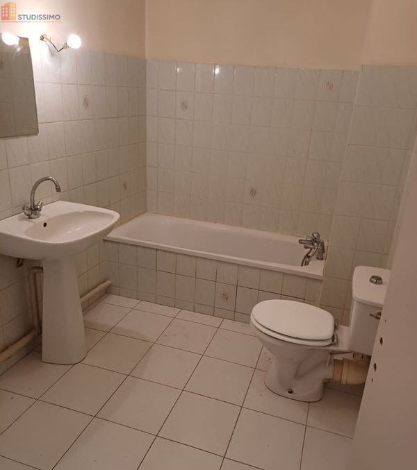 Studio 32m² Angoulême - - Photo 4