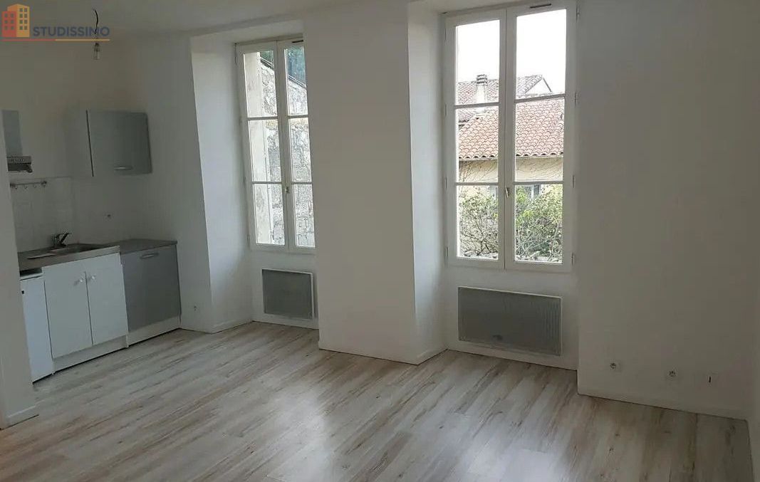 Studio meublé 25m² Angoulême - Meublé, DPE D - Photo 2