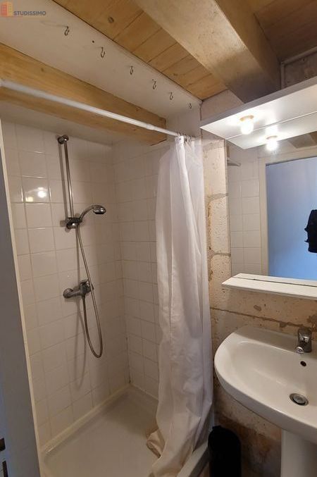 Studio meublé 12m² Angoulême centre - Meublé, lumineux - Photo 2
