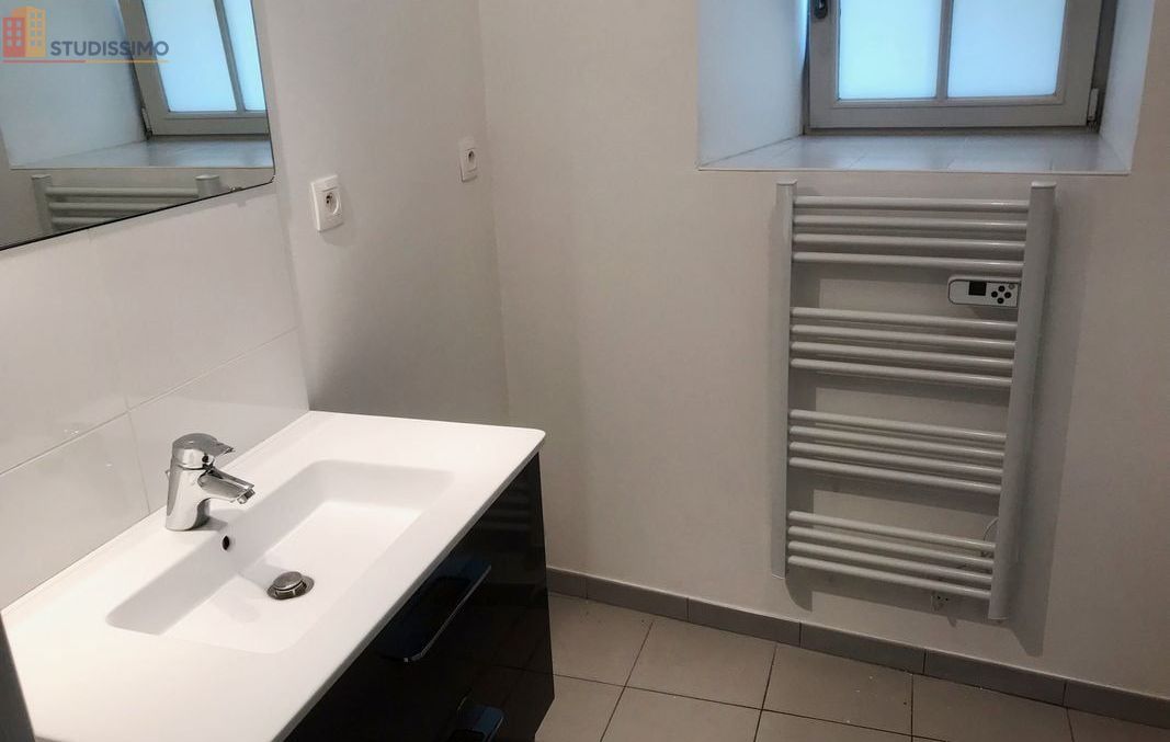 Studio 26m² Angoulême 16000 - Proche cathédrale Saint-Pierre - Photo 1
