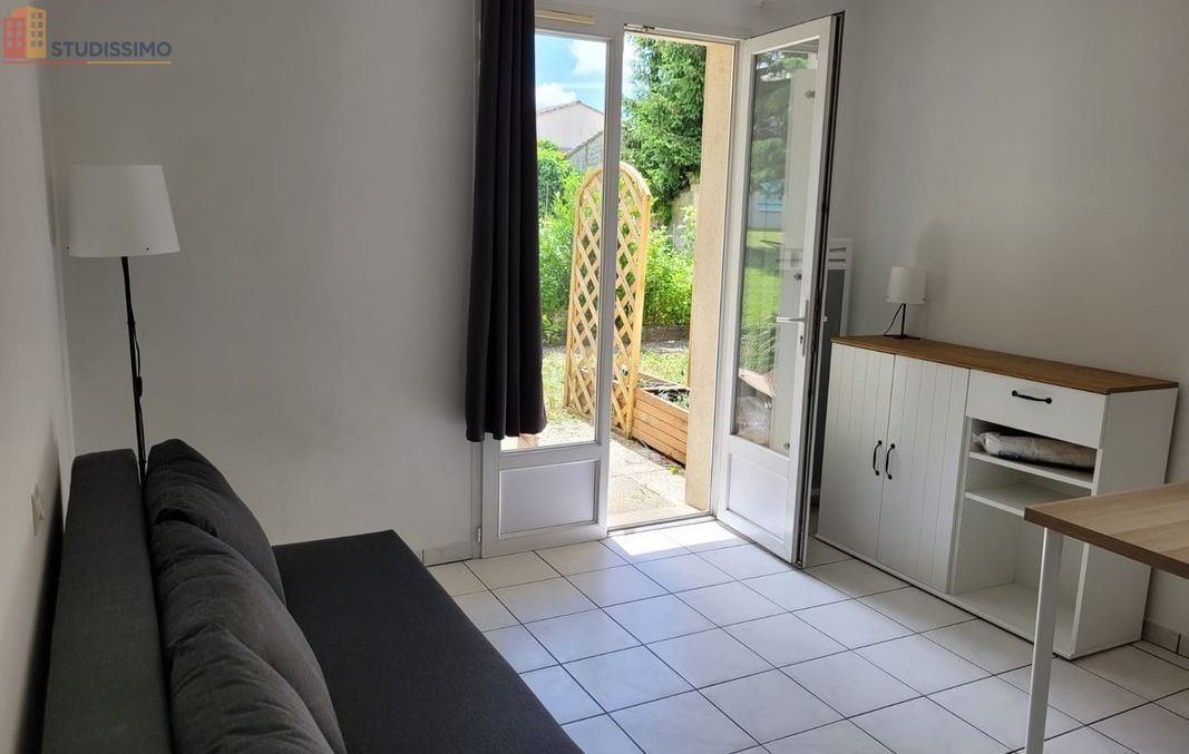 Studio 18m² Angoulême - Meublé, petite terrasse - Photo 1