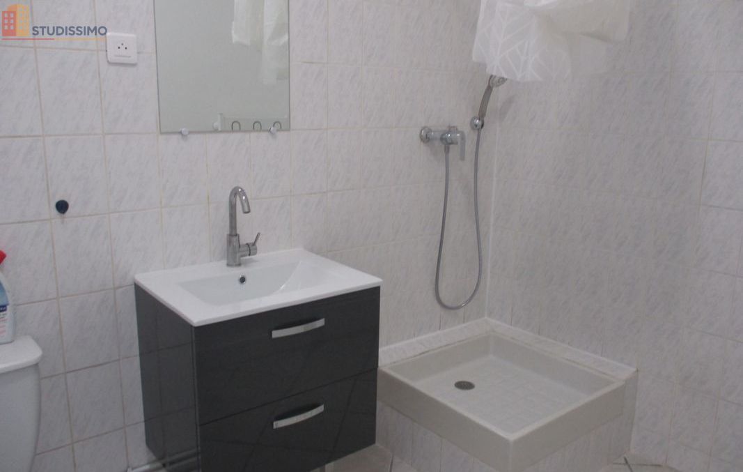 Studio 53m² Montmoreau 16190 - Centre, lumineux - Photo 3