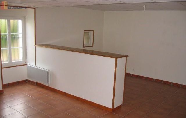 Studio 45m² Ruffec - Emplacement calme - Photo 4