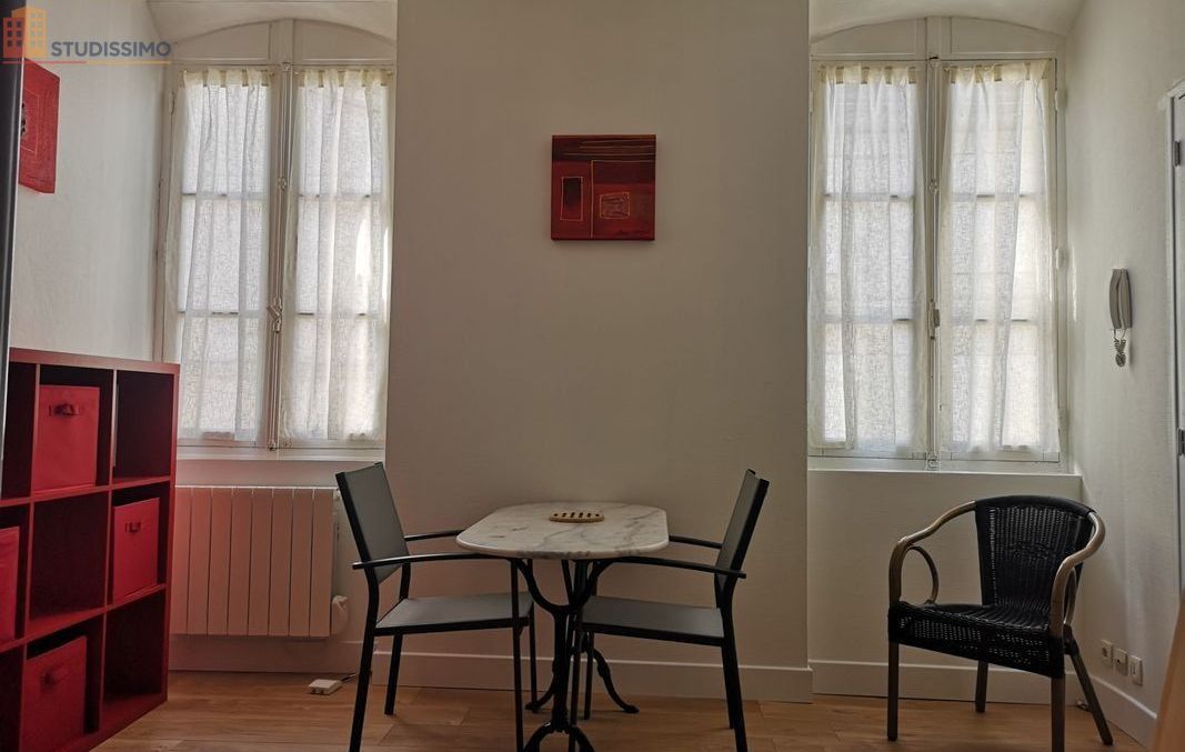 Studio meublé 18m² Angoulême centre - Calme, proche commerces - Photo 2