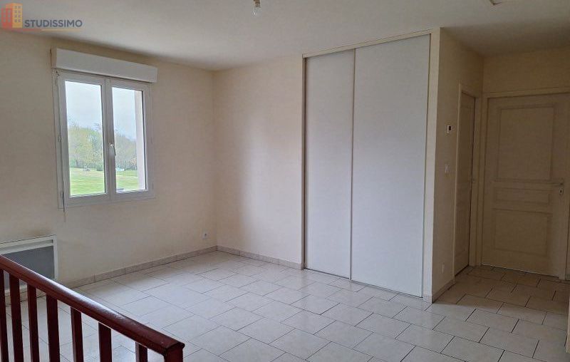 Studio 60m² Chasseneuil-sur-Bonnieure - Garage - Photo 3