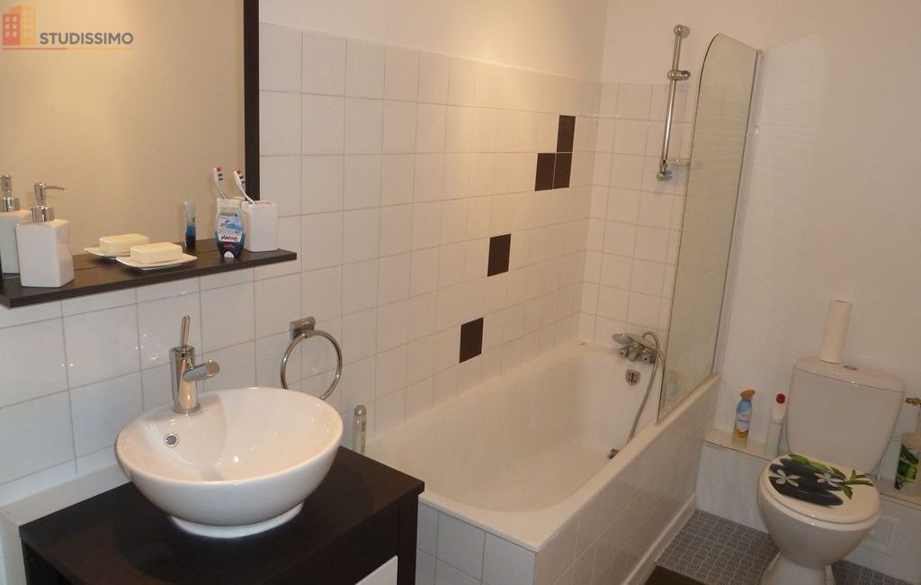 Studio 30m² Angoulême centre-ville - Proche place Victor Hugo - Photo 1